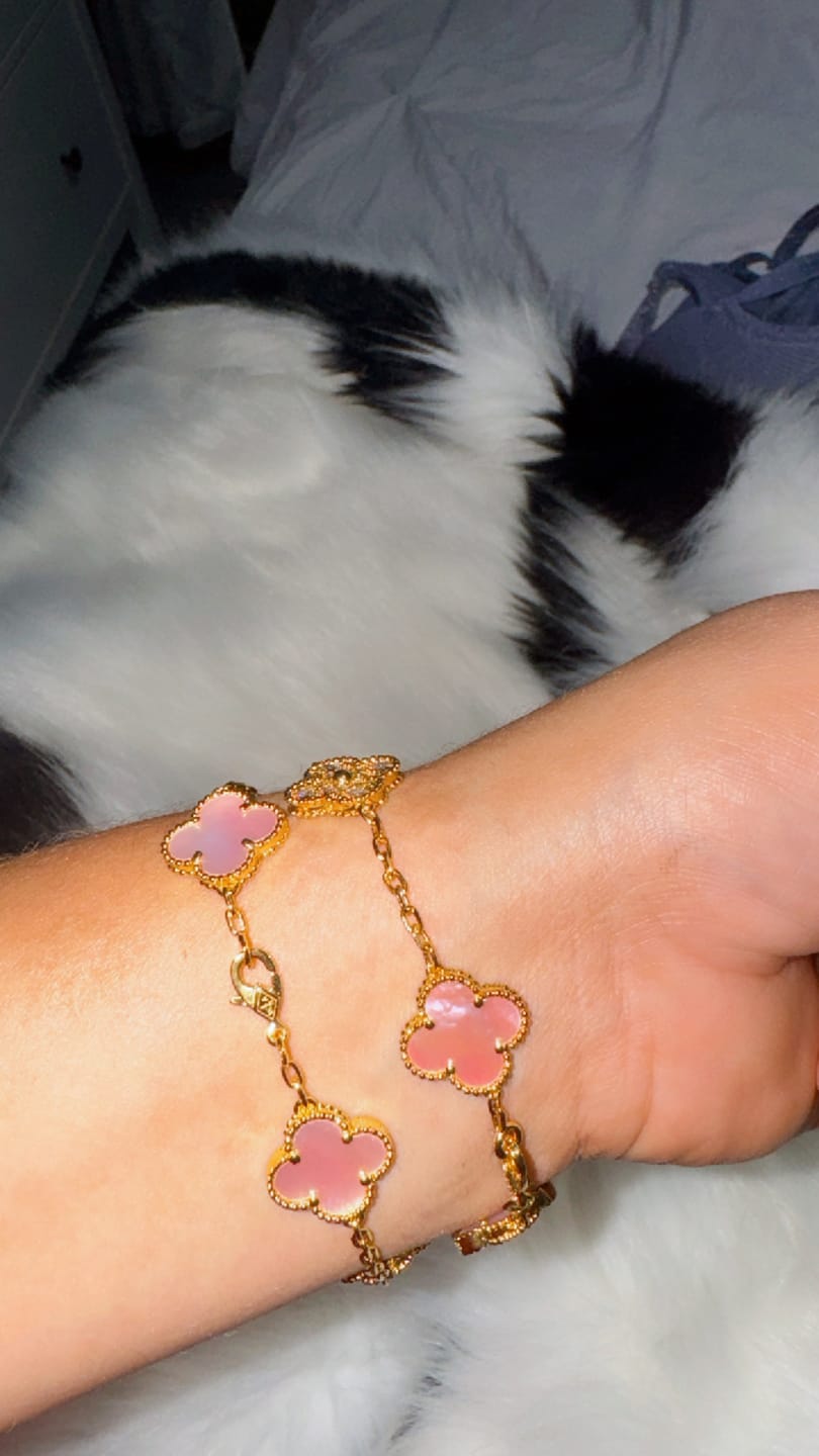 Customer photo review of Victoria Four Clover Bracelet