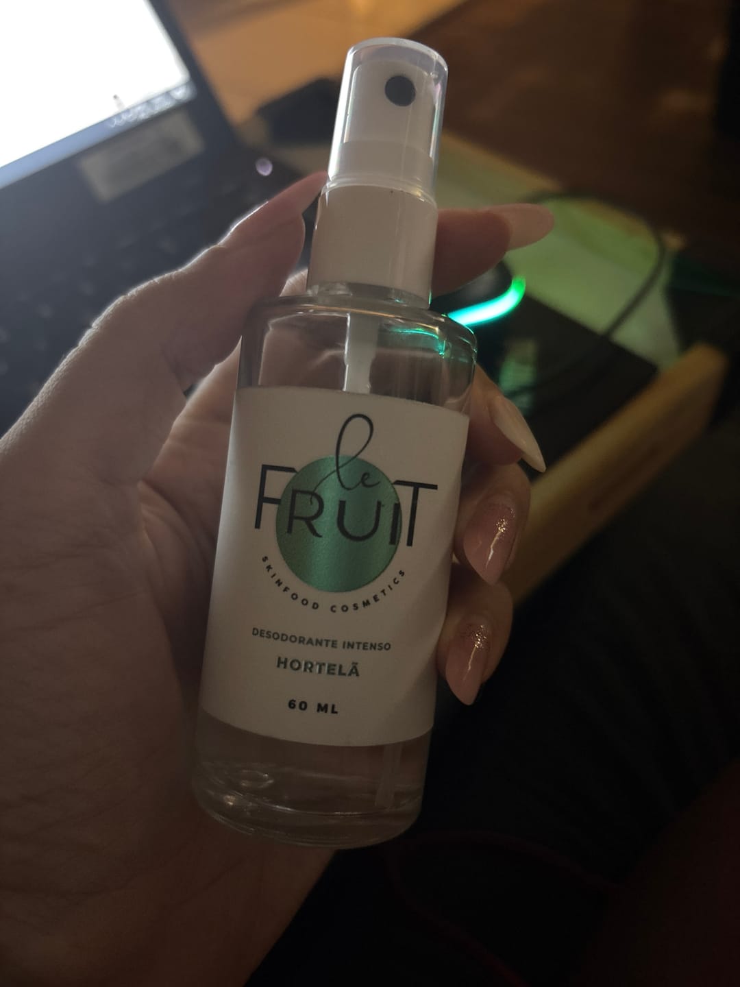 Customer photo review of Desodorante Longa Duração
