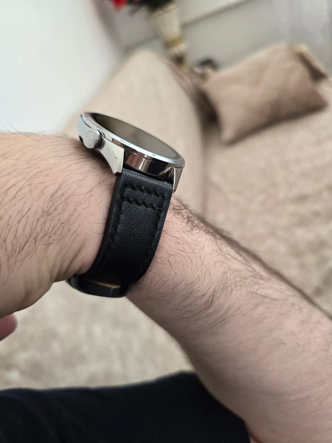 Customer photo review of Suunto Leather Band - Soft, Stylish, Secure Fit
