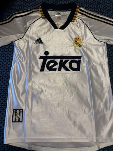 Customer photo review of Real Madrid Retro 2000 Home