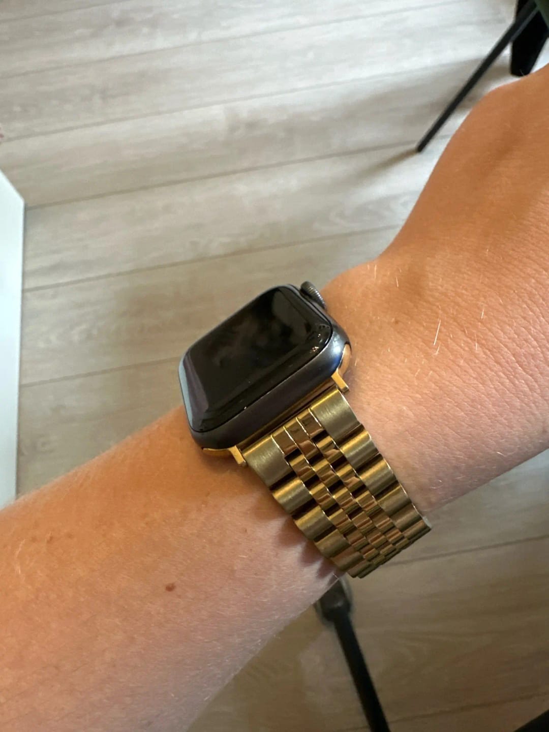 Customer photo review of Apple Watch Stainless Steel Strap - Elegant Durable Design