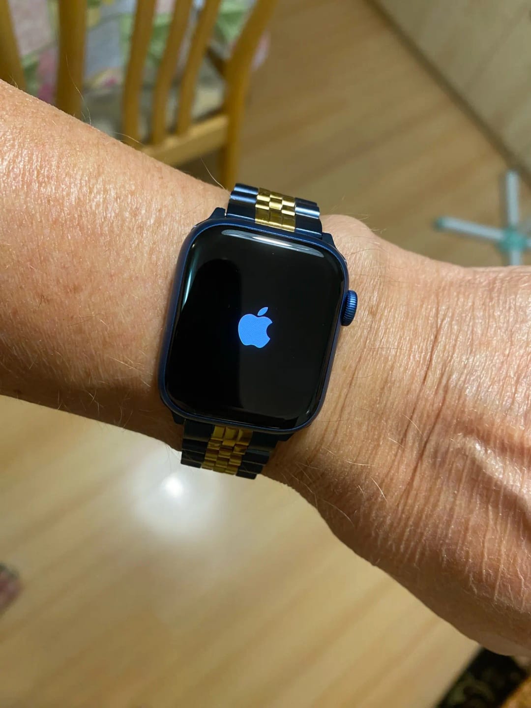 Customer photo review of Apple Watch Stainless Steel Strap - Elegant Durable Design
