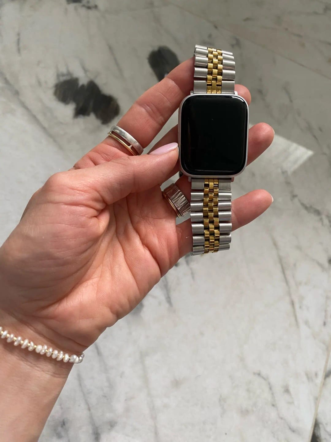 Customer photo review of Apple Watch Stainless Steel Strap - Elegant Durable Design