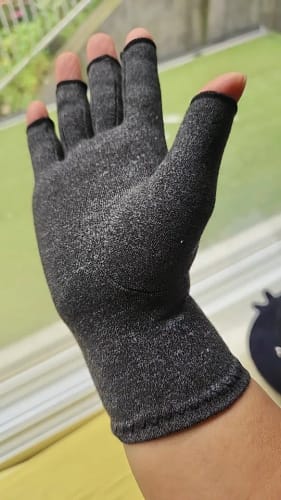 Customer photo review of CompresFit™ Gloves