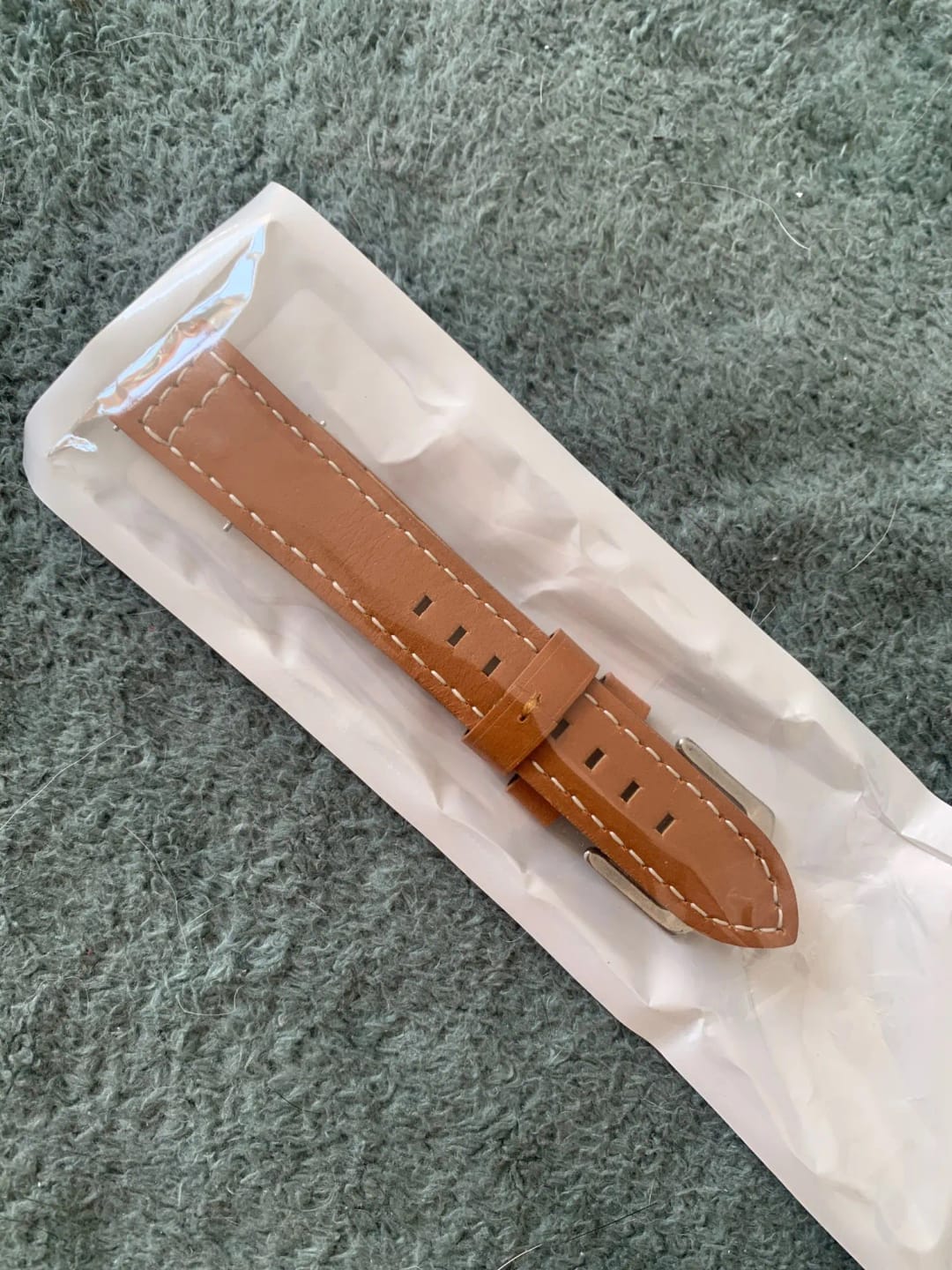 Customer photo review of Huawei Soft Leather Band - Comfortable and Durable Design