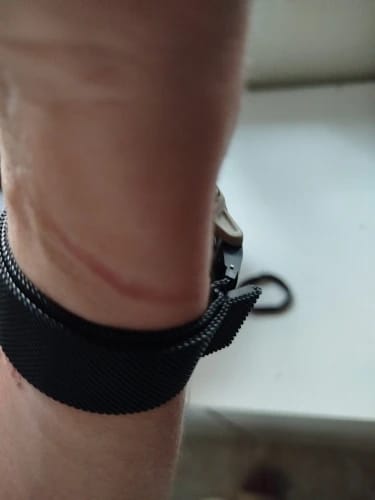 Customer photo review of Garmin Stainless Steel Magnetic Strap - Durable QuickFit Band