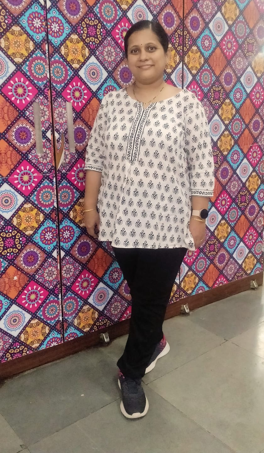 Customer photo review of Black 4-Way Stretchable Pants