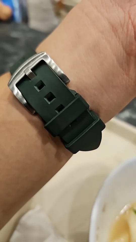 Customer photo review of Suunto Silicone Band - Sleek, Comfortable, Waterproof Design
