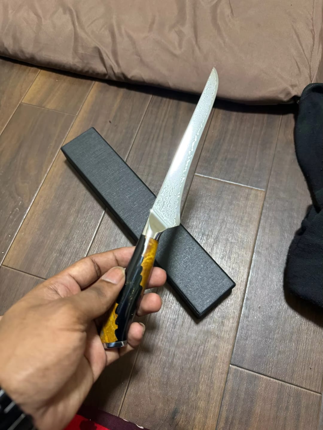 Customer photo review of Shirahoshi (白星) - Japanese Damascus 6 inch Boning Knife