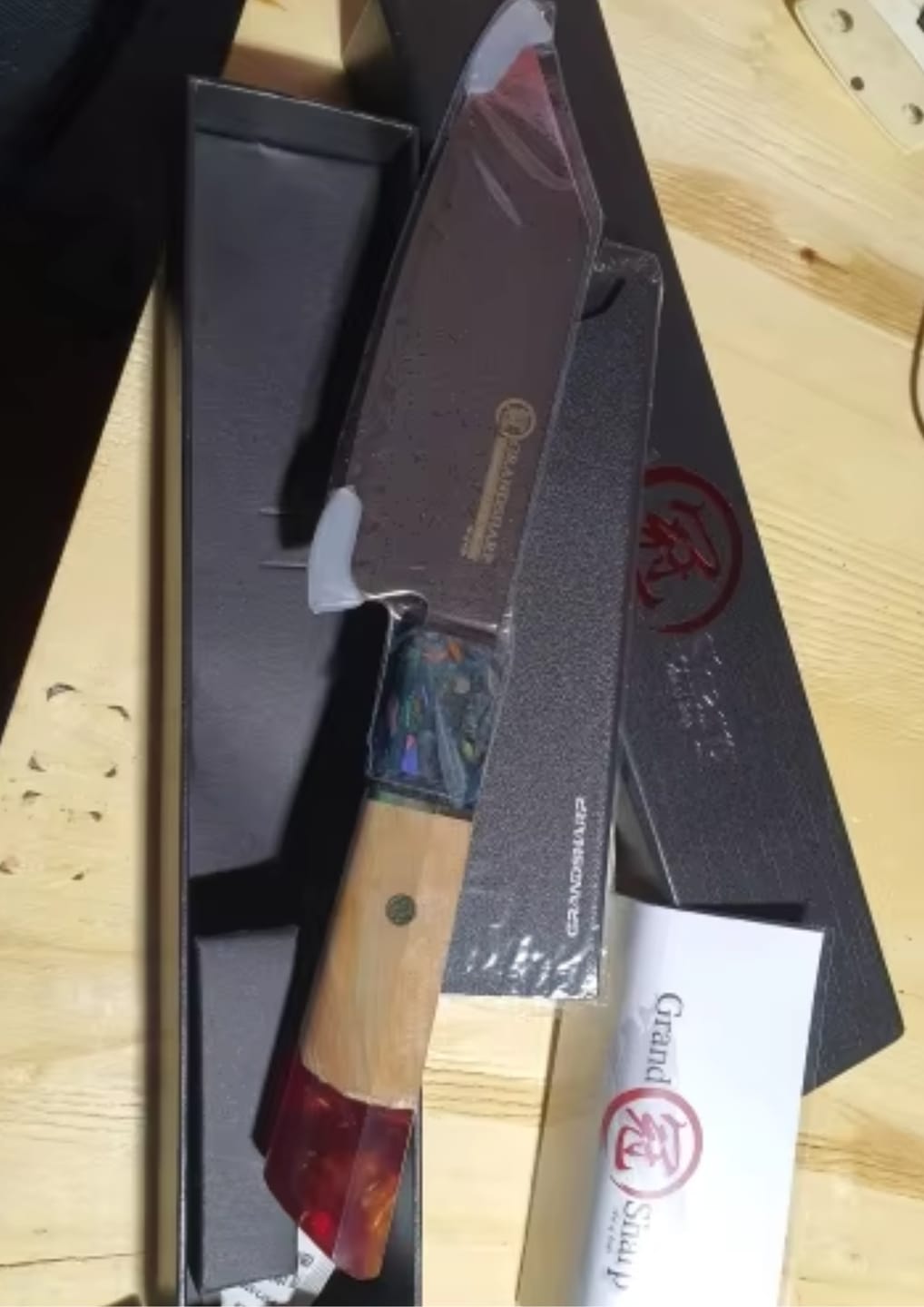 Customer photo review of Kurohana (黒花) - Japanese Damascus Steel Chef's Knife (5.5 inch)