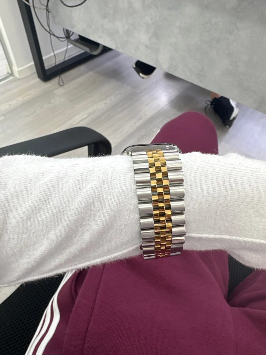 Customer photo review of Apple Watch Stainless Steel Strap - Elegant Durable Design