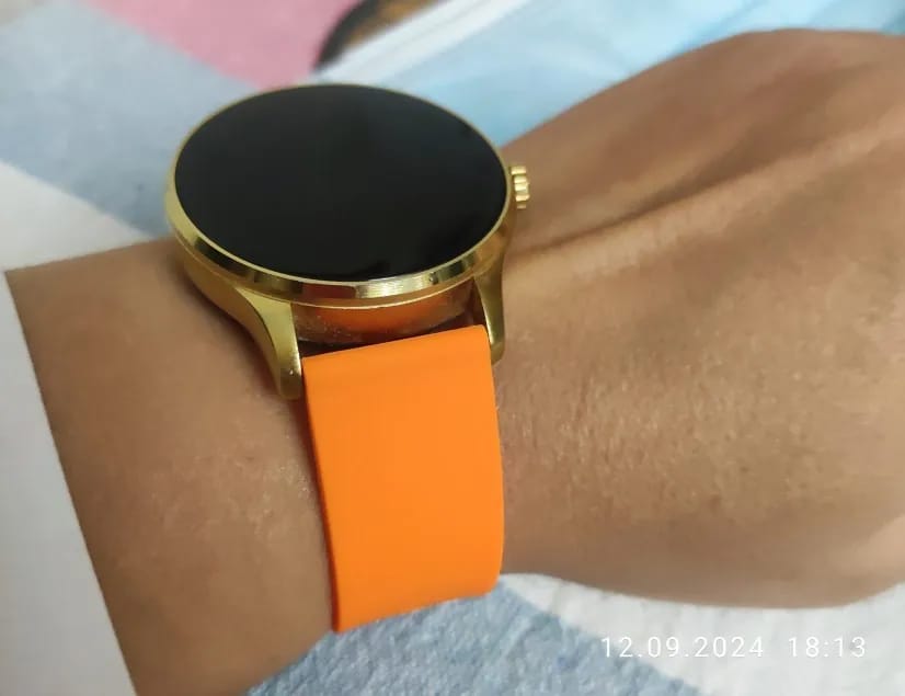Customer photo review of Ticwatch Silicone Strap - Soft, Comfortable, Waterproof