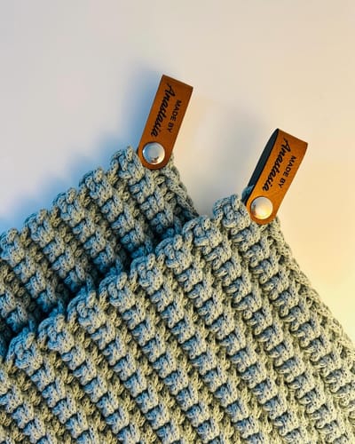 Customer photo review of Personalisierte Labels mit Chicago Screws - Kunstleder-Label mit Schrauben