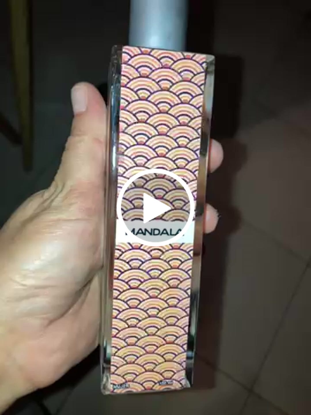 Customer video review of Blossom Burst - Inspirado en FLOWERBOMB de VIKTOR & ROLF 100ml “Taylor Swift”