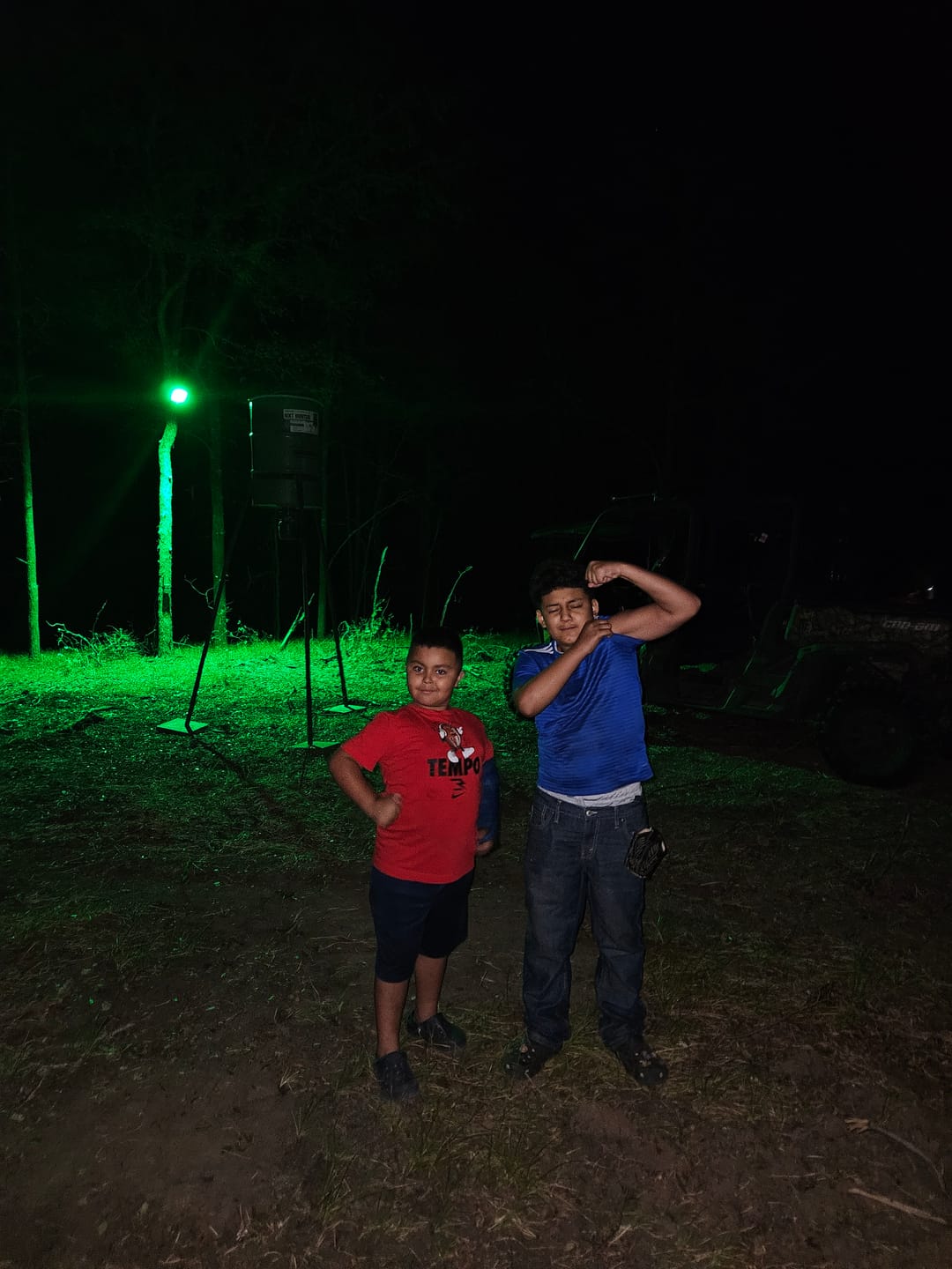 Customer photo review of Solar Green Light for Hunting Hogs Deer,Fish light -15,000lumens