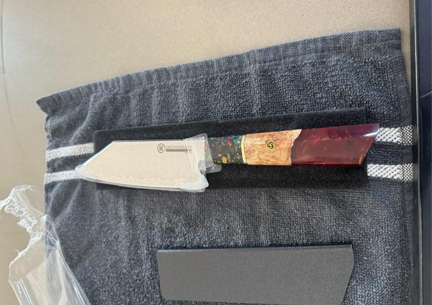 Customer photo review of Kurohana (黒花) - Japanese Damascus Steel Chef's Knife (5.5 inch)