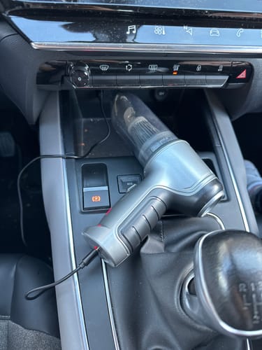 Customer photo review of Aspirateur Vortex : L’Essentiel pour une Voiture Impeccable