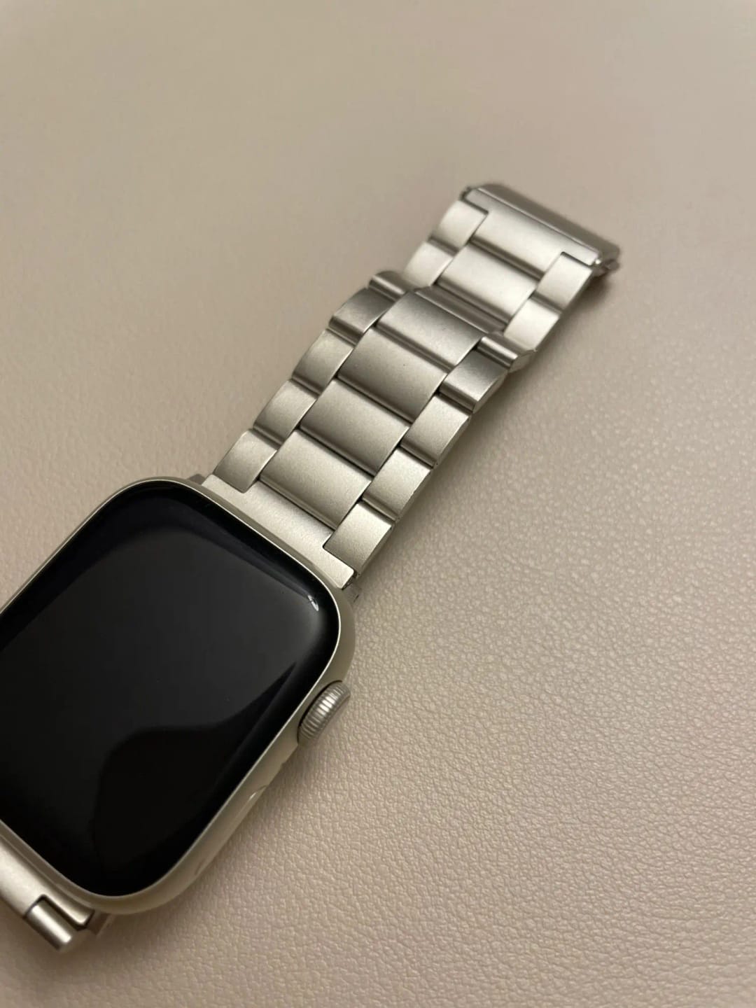 Customer photo review of Apple Watch Stainless Steel Band - Sleek Durable Design