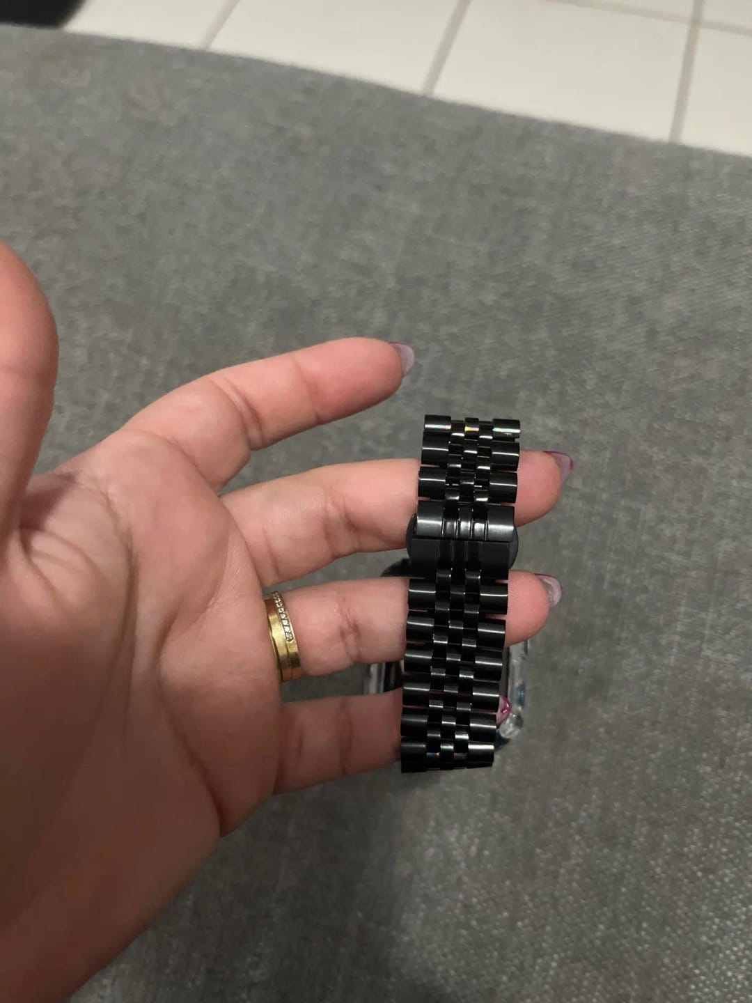 Customer photo review of Apple Watch Stainless Steel Strap - Elegant Durable Design