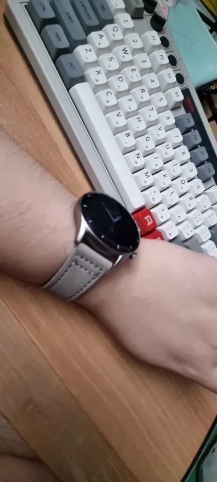 Customer photo review of Huawei Soft Leather Band - Comfortable and Durable Design