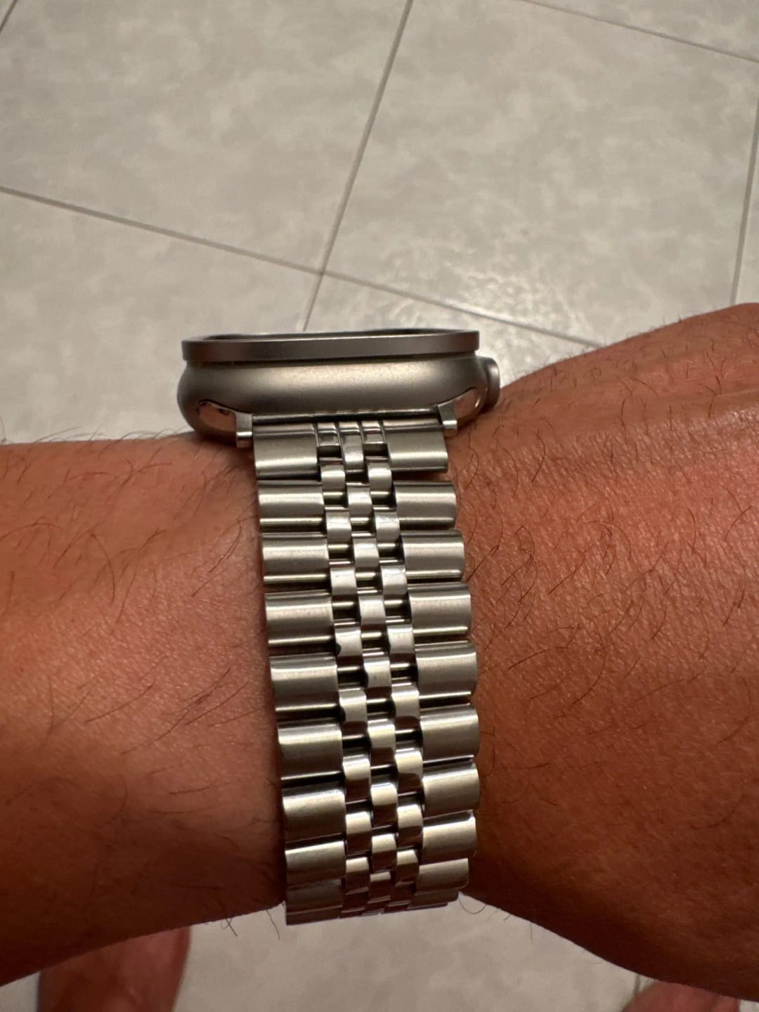 Customer photo review of Apple Watch Stainless Steel Strap - Elegant Durable Design