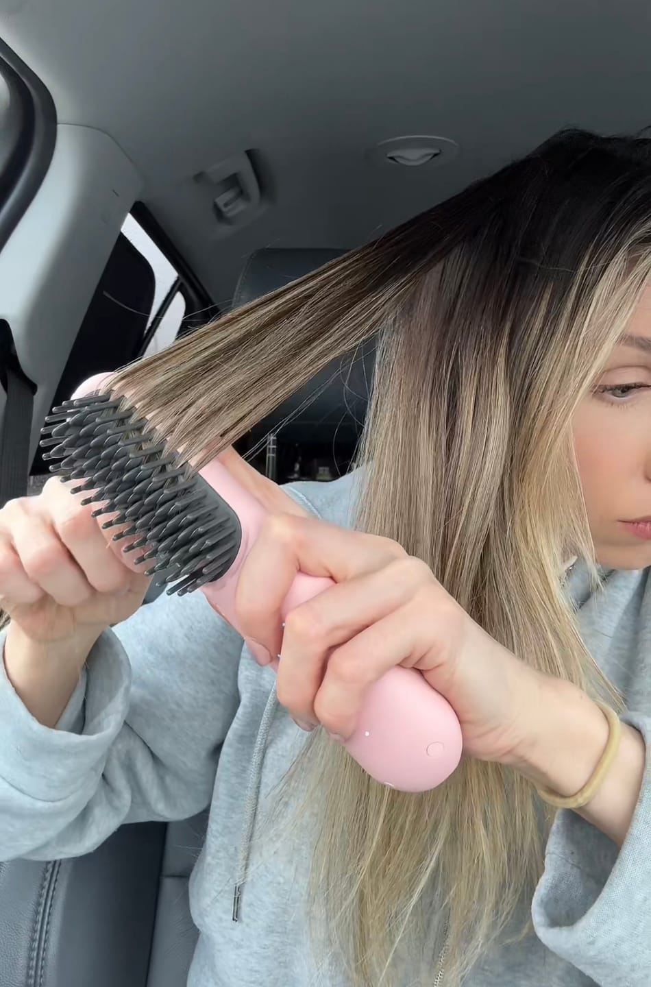 Customer photo review of LumoShine Brush® - Vielseitige Bürste für jeden Haarstyle