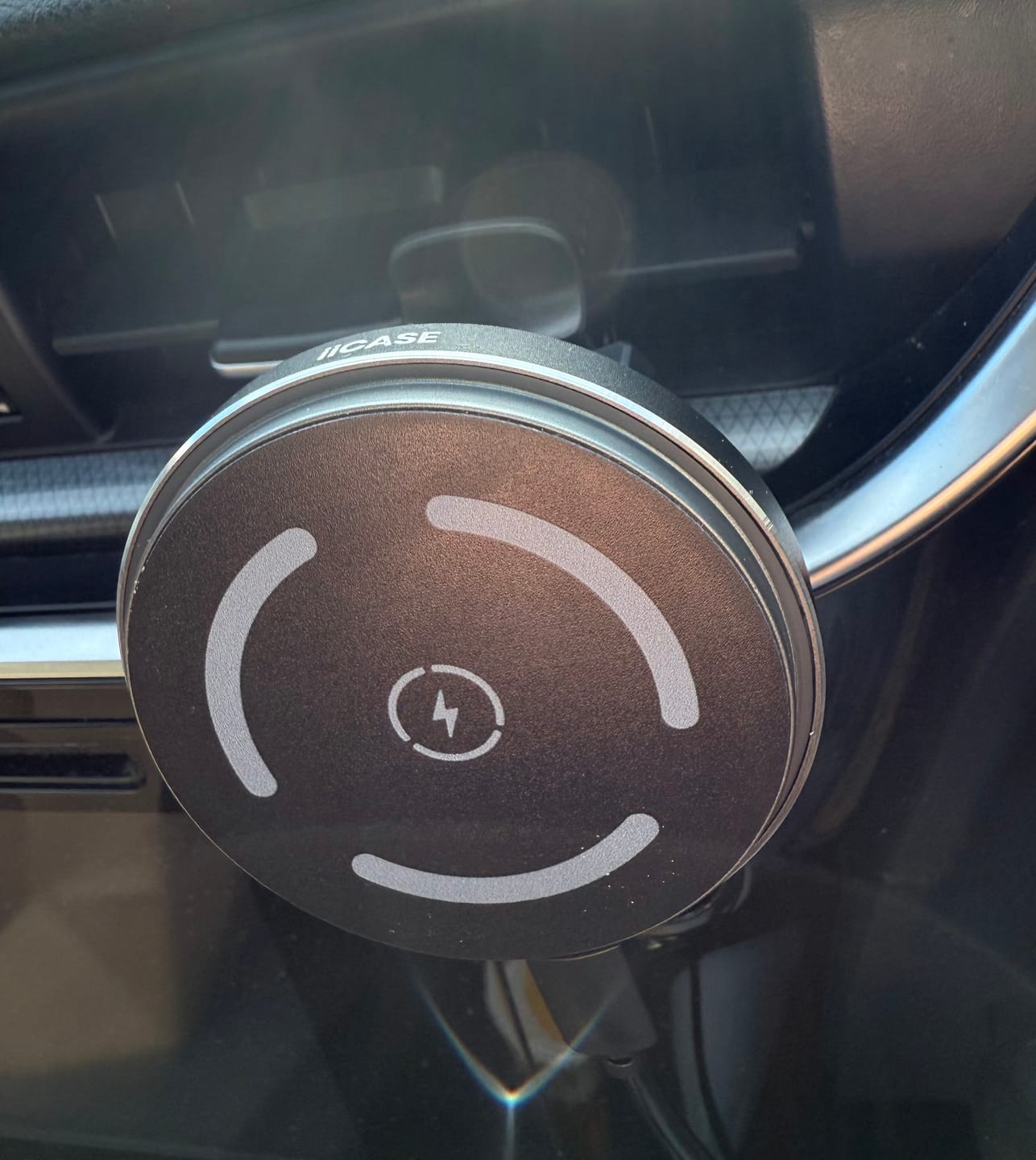 Customer photo review of 15W MagSafe Car Charger For iPhone