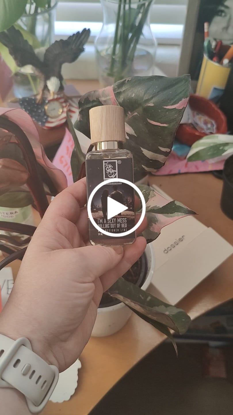 Customer video review of I'm A Sexy Mess Rolling Out Of Bed