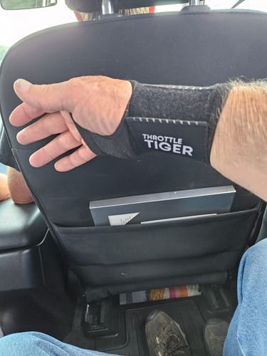 Customer photo review of Universal Wrist Support – Wrist Pain Relief For Drivers & Operators