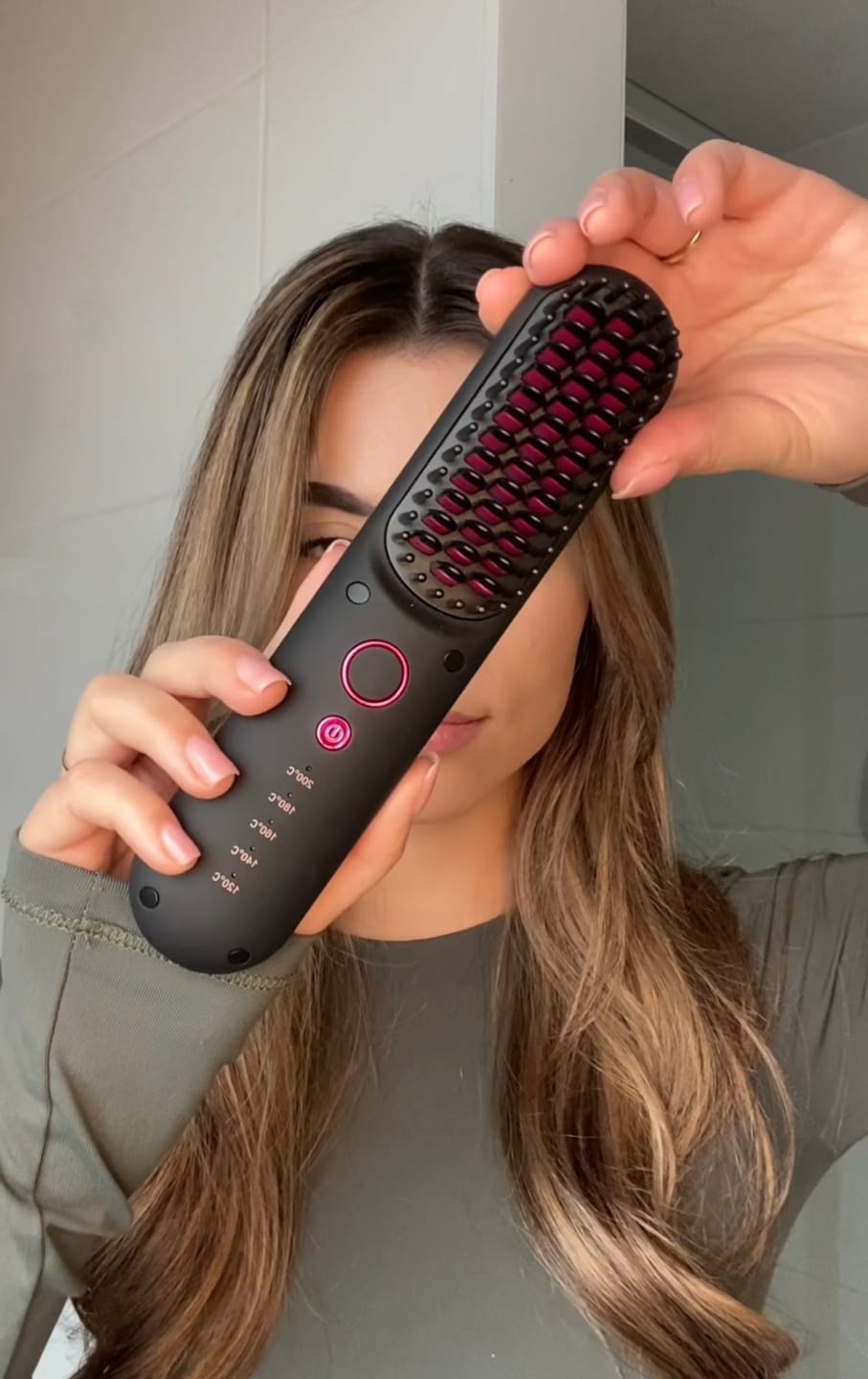 Customer photo review of LumoShine Brush® - Vielseitige Bürste für jeden Haarstyle