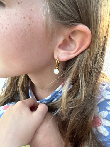 Customer photo review of Gold Huggies