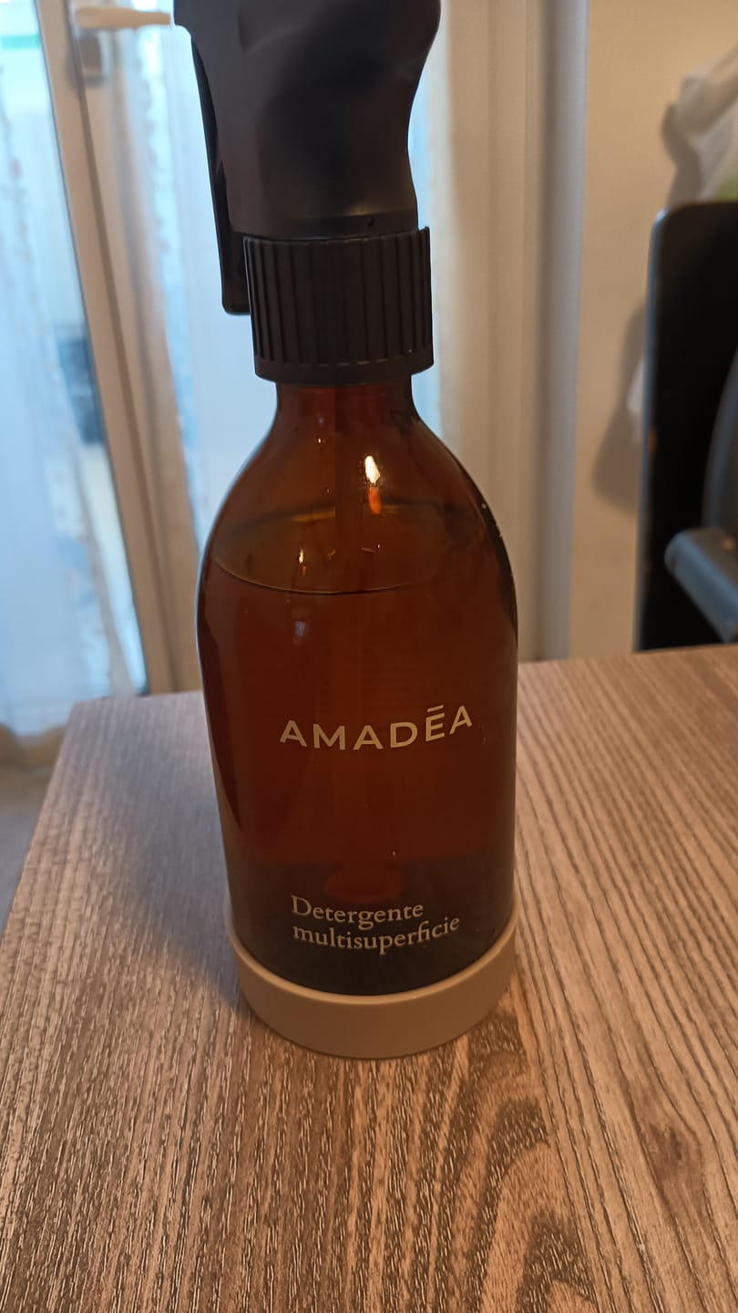 Customer photo review of Kit Detergente multisuperficie 300ml + 1 Litro