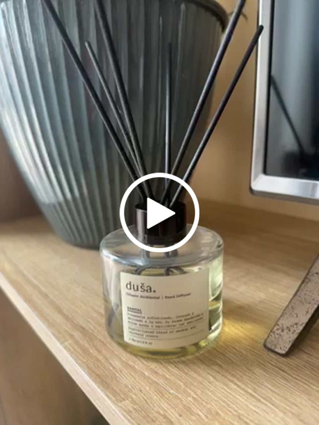 Customer video review of Grapefruit - Recarga Difusor de Varillas | Difusor Ambiental Para el Hogar y la Oficina | Difusor de Aromas y Ambientadores - 300 ml