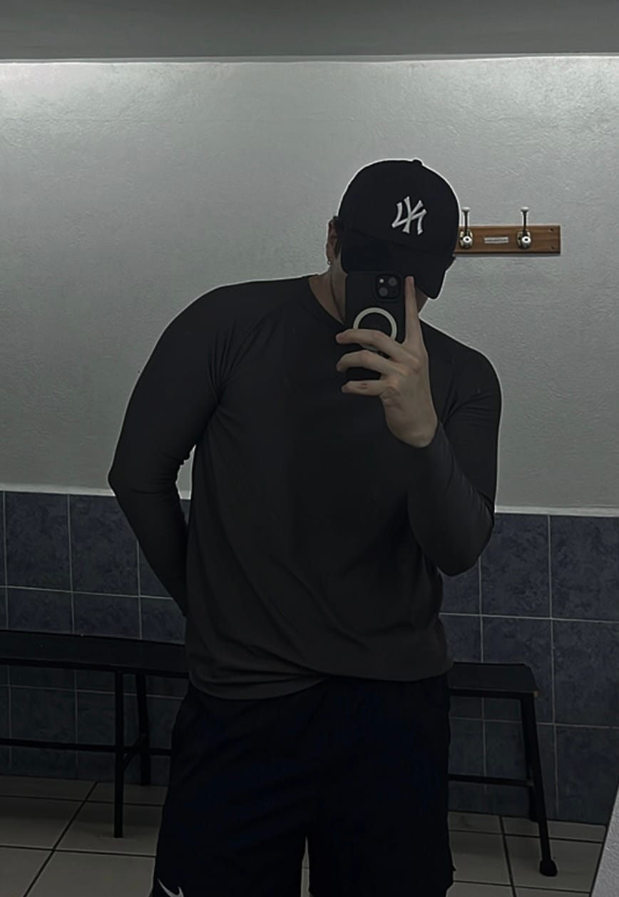 Customer photo review of Training Long Sleeve - Oxford Gray