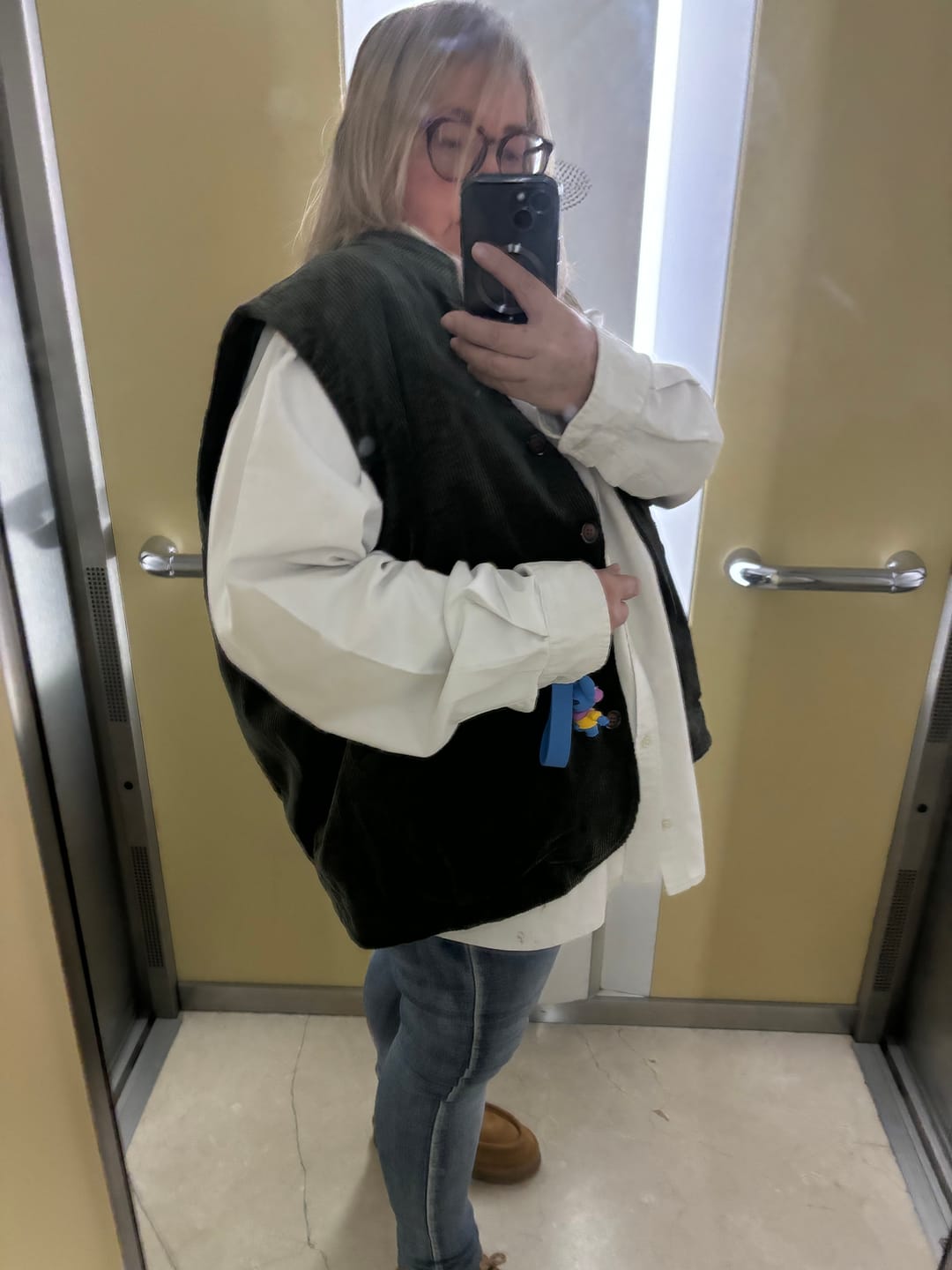 Customer photo review of Plus Size Women Vintage Cotton Corduroy Loose Padded Vest