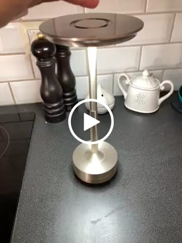Customer video review of Bordslampa Iron - Portabel - Batteridriven 4000 mAH