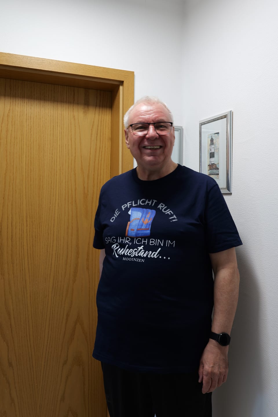 Customer photo review of Die Pflicht ruft! Ruhestand · Herren Premium Bio T-Shirt