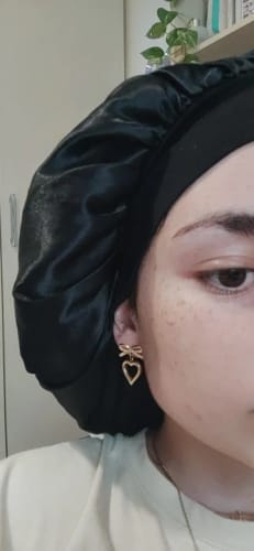 Customer photo review of Black Silky Bonnet