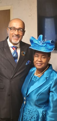 Customer photo review of Red Yellow Blue Plaid Silk Men's Tie Pocket Square Cufflinks Set