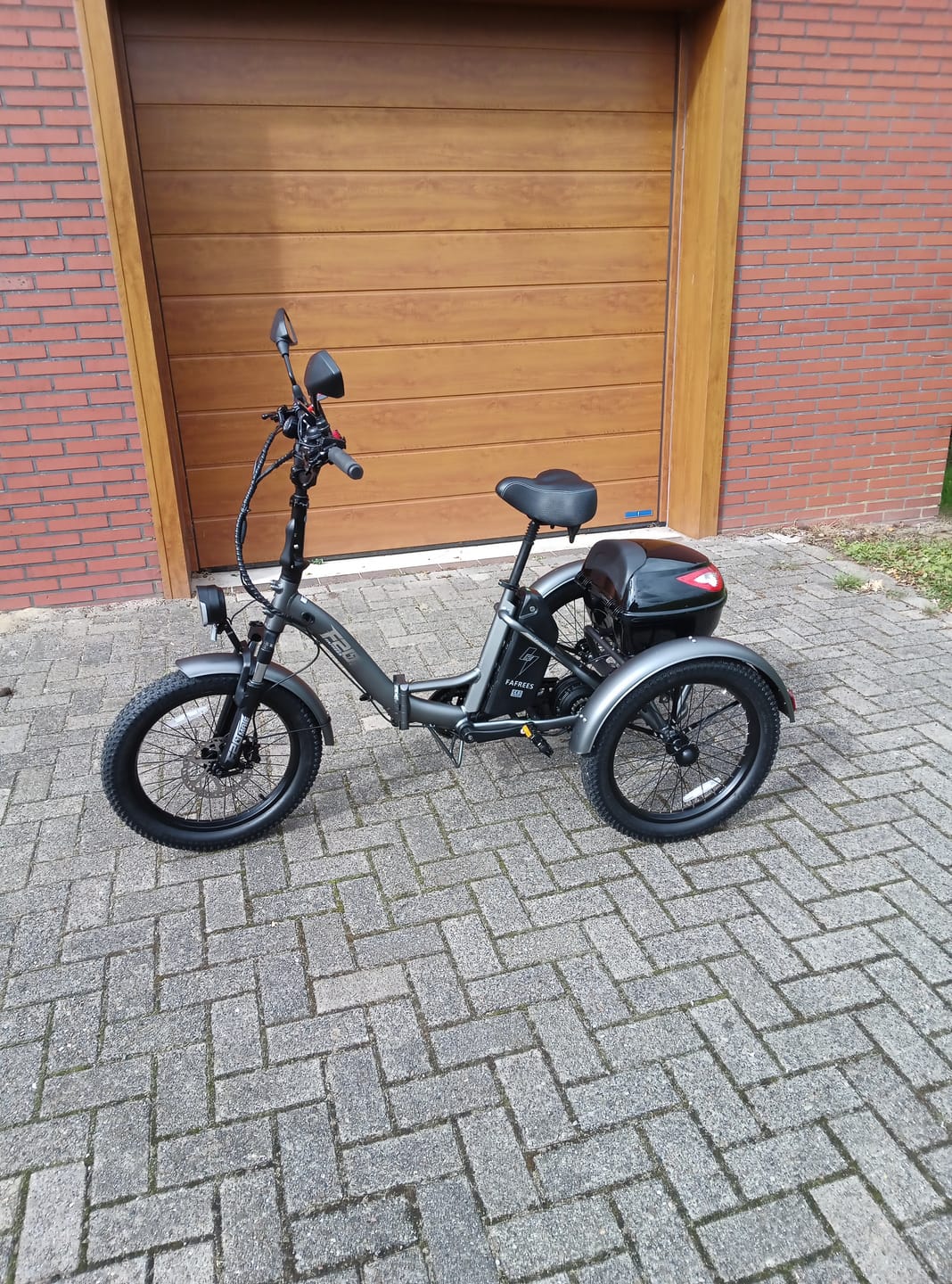 Avis client avec photo du chargeur pour vélo électrique