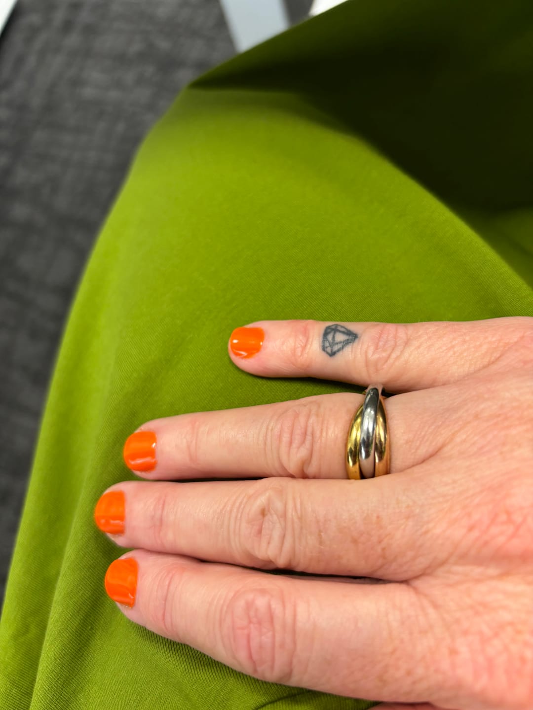 Customer photo review of Elena Three-Toned Loop Ring