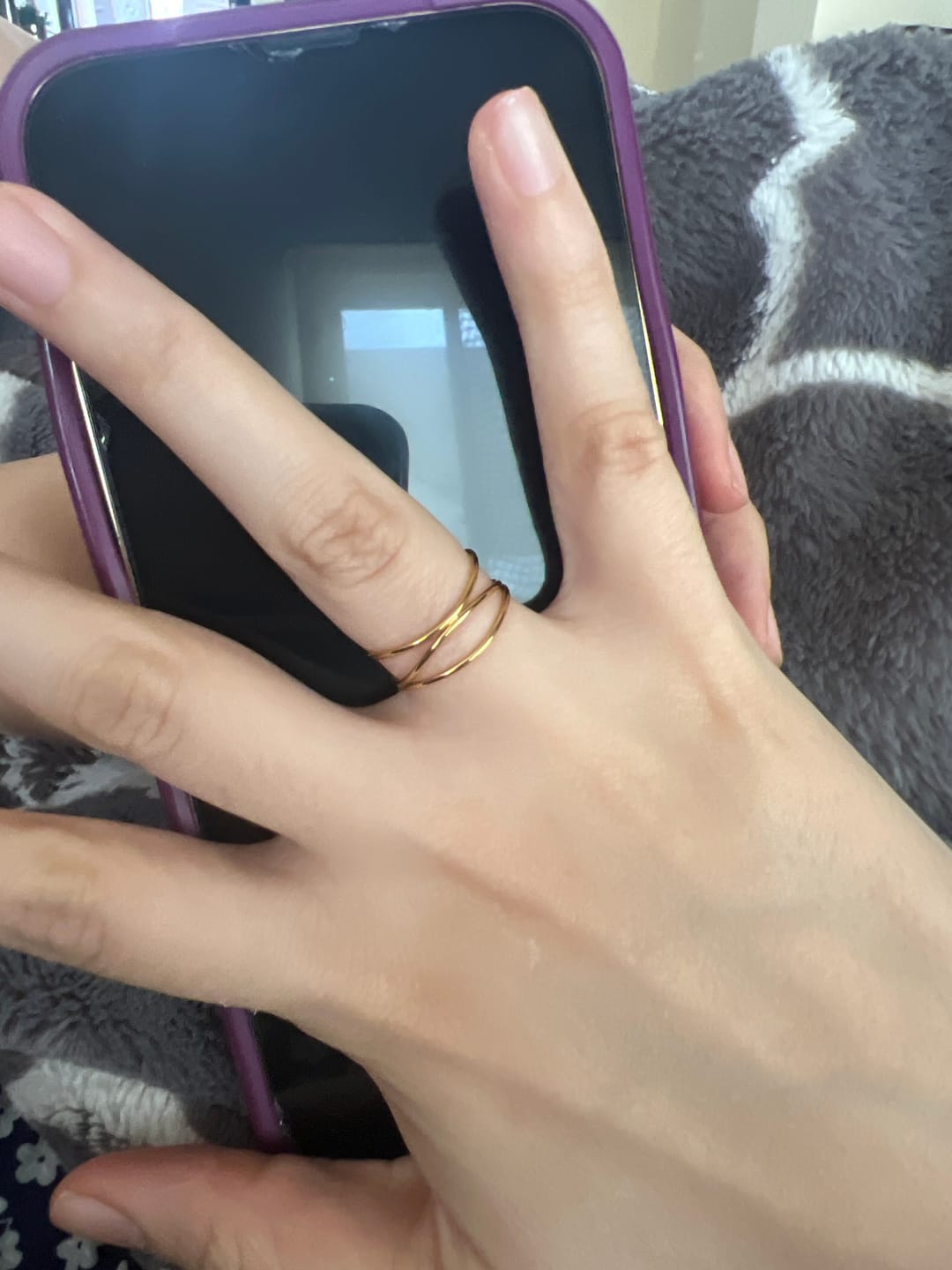Customer photo review of Gold Infinity Loop Ring