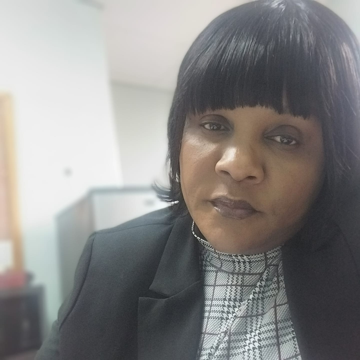 Customer photo review of Brazilian Fringe Bob - 8"