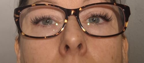 Kundenbewertung mit Foto zu you got this. DIY LASH GLUE BLACK