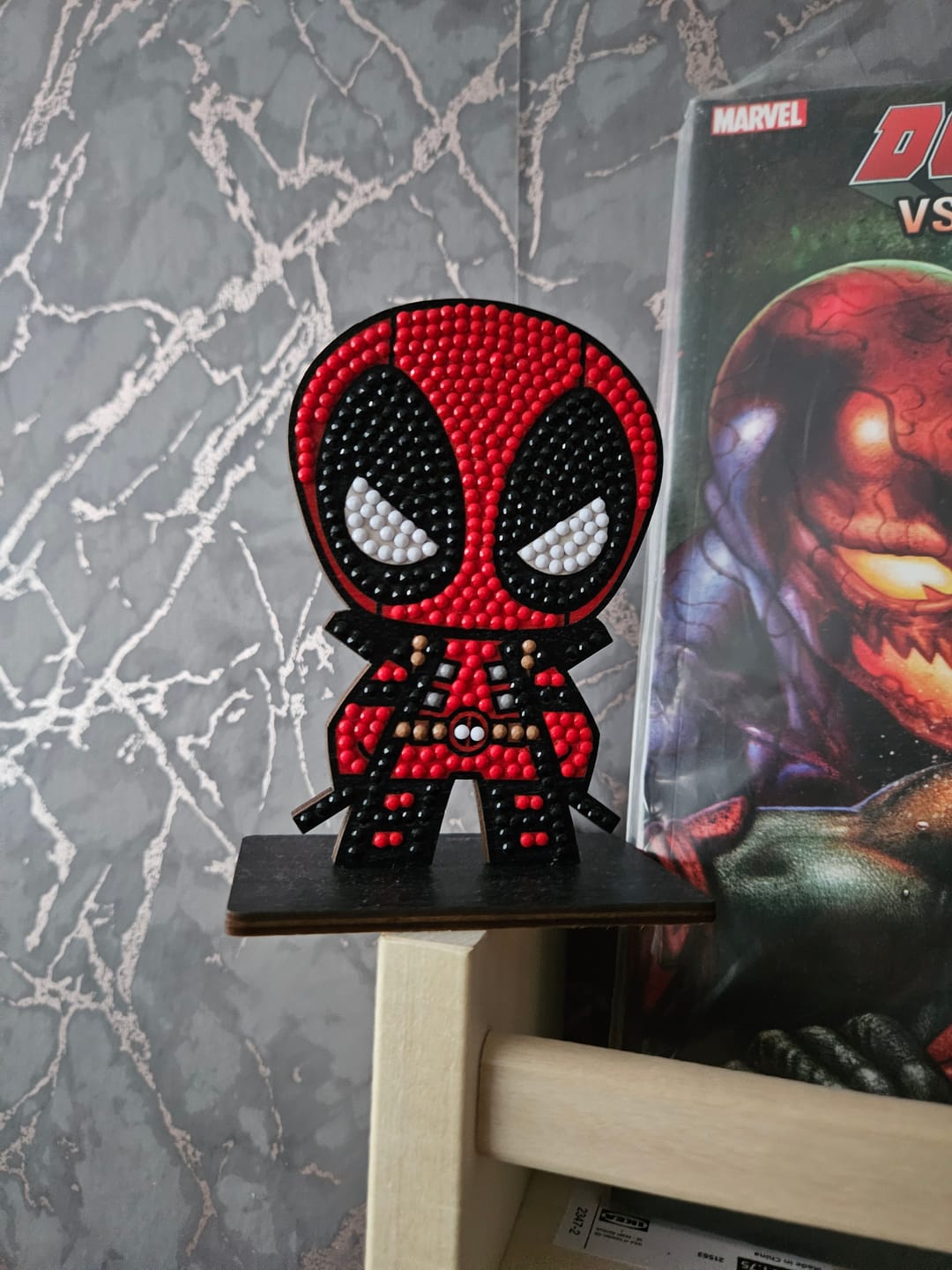 Customer photo review of "Deadpool" Crystal Art Buddy MARVEL Series 1