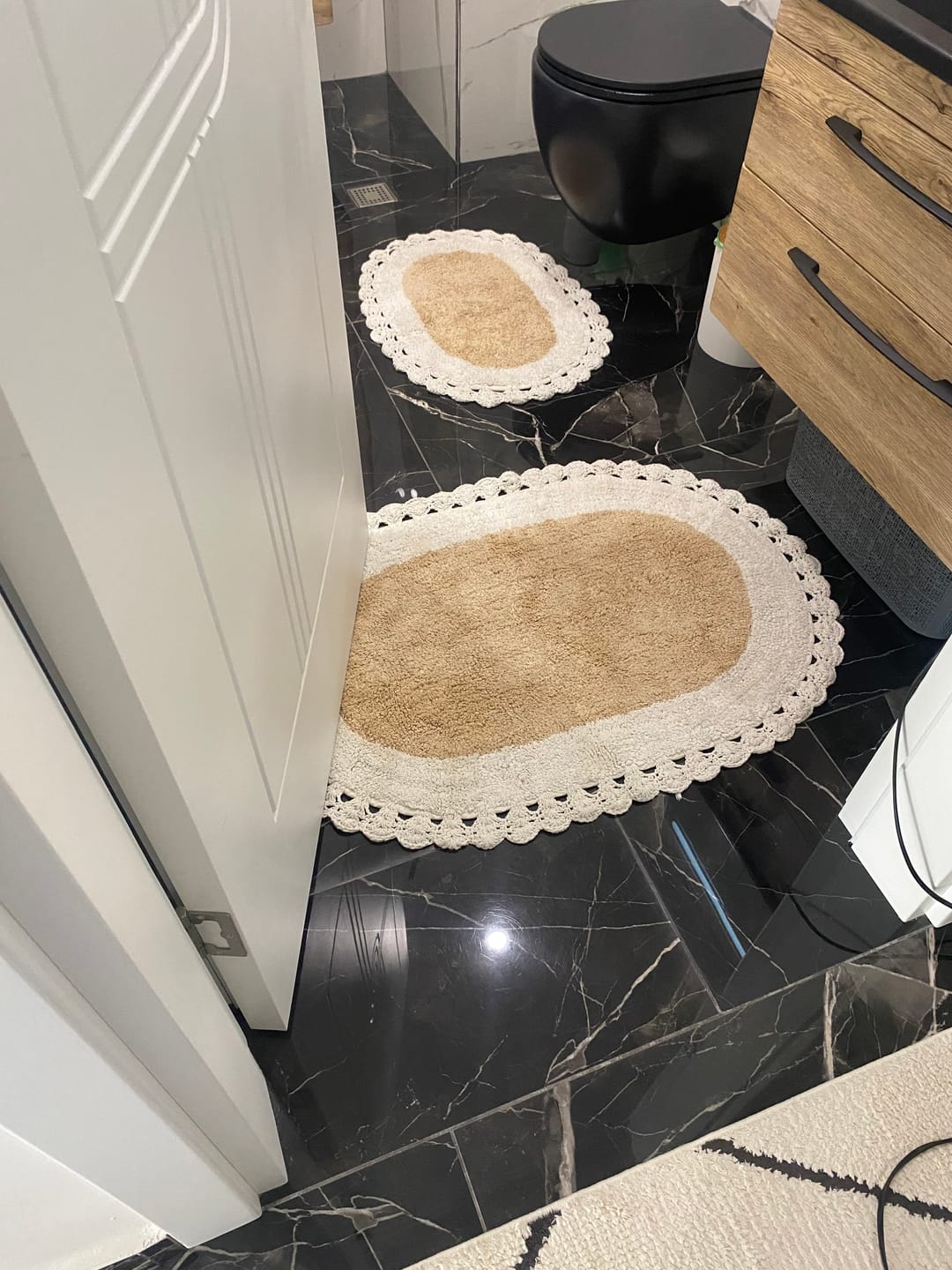 Customer photo review of Bianca 2’li Takım Banyo Paspası %100 Pamuk 40x60 + 60x90 Açık Gri