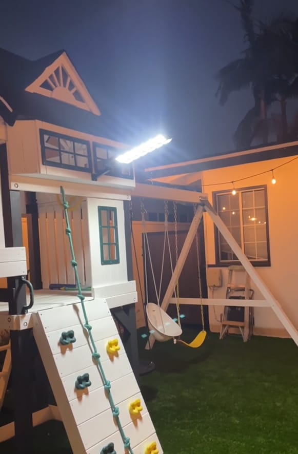 Customer photo review of Solar Street Light LED Outdoor Dusk to Dawn Road Area Lamp