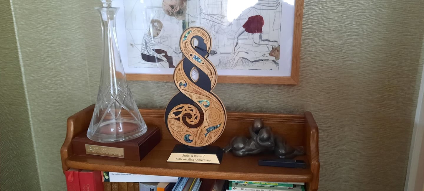 Customer photo review of Maori Friendship or Love Twist Trophy Ornament