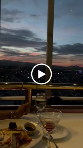 Customer video review of Menú Golden 30 Años