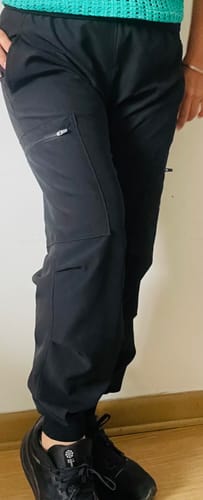 Customer photo review of Training Cargo Joggers | Negro